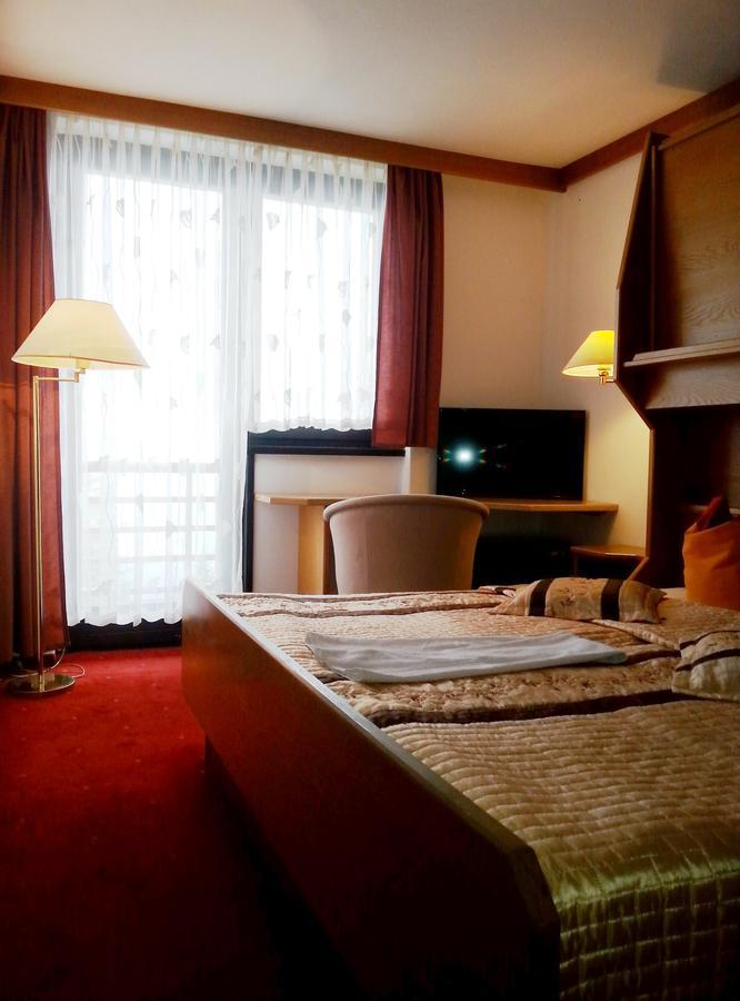 Hotel Alpinum Treffen Ngoại thất bức ảnh