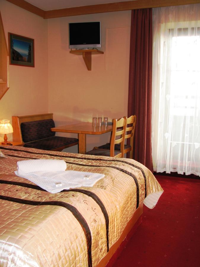 Hotel Alpinum Treffen Ngoại thất bức ảnh